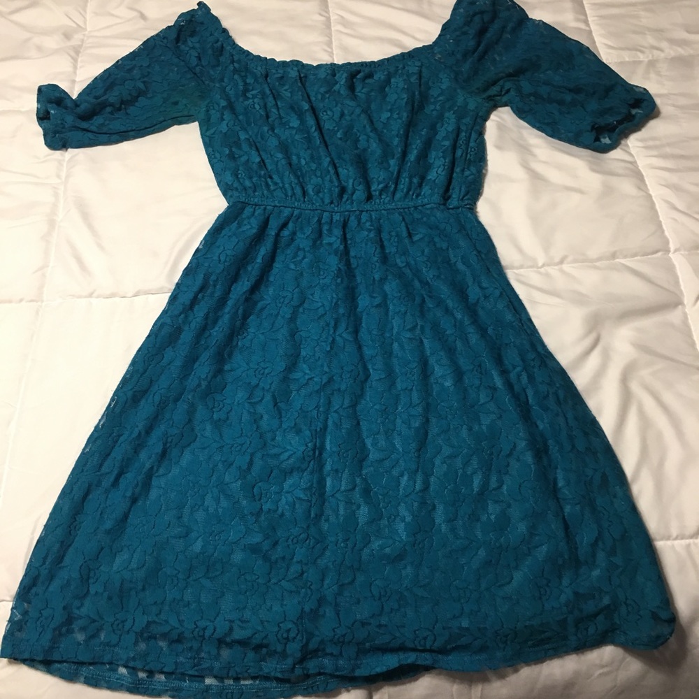 Dress - Picture 2 of 4
